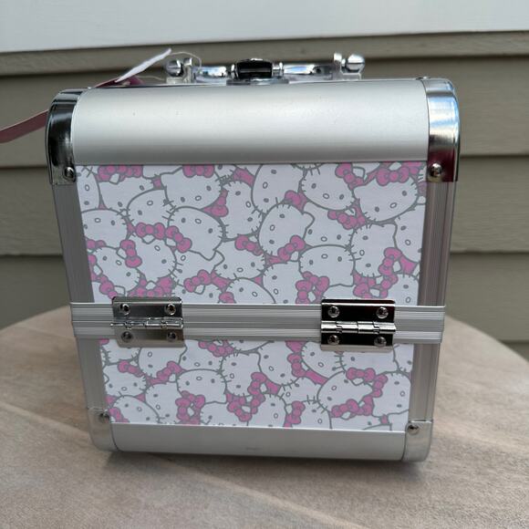 Sanrio Hello Kitty x Impressions Vanity SlayCube White Makeup Travel Case NEW - Picture 9 of 16